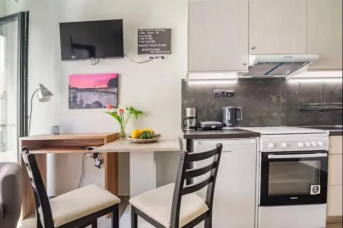 Punto Central Home In Heraklio City